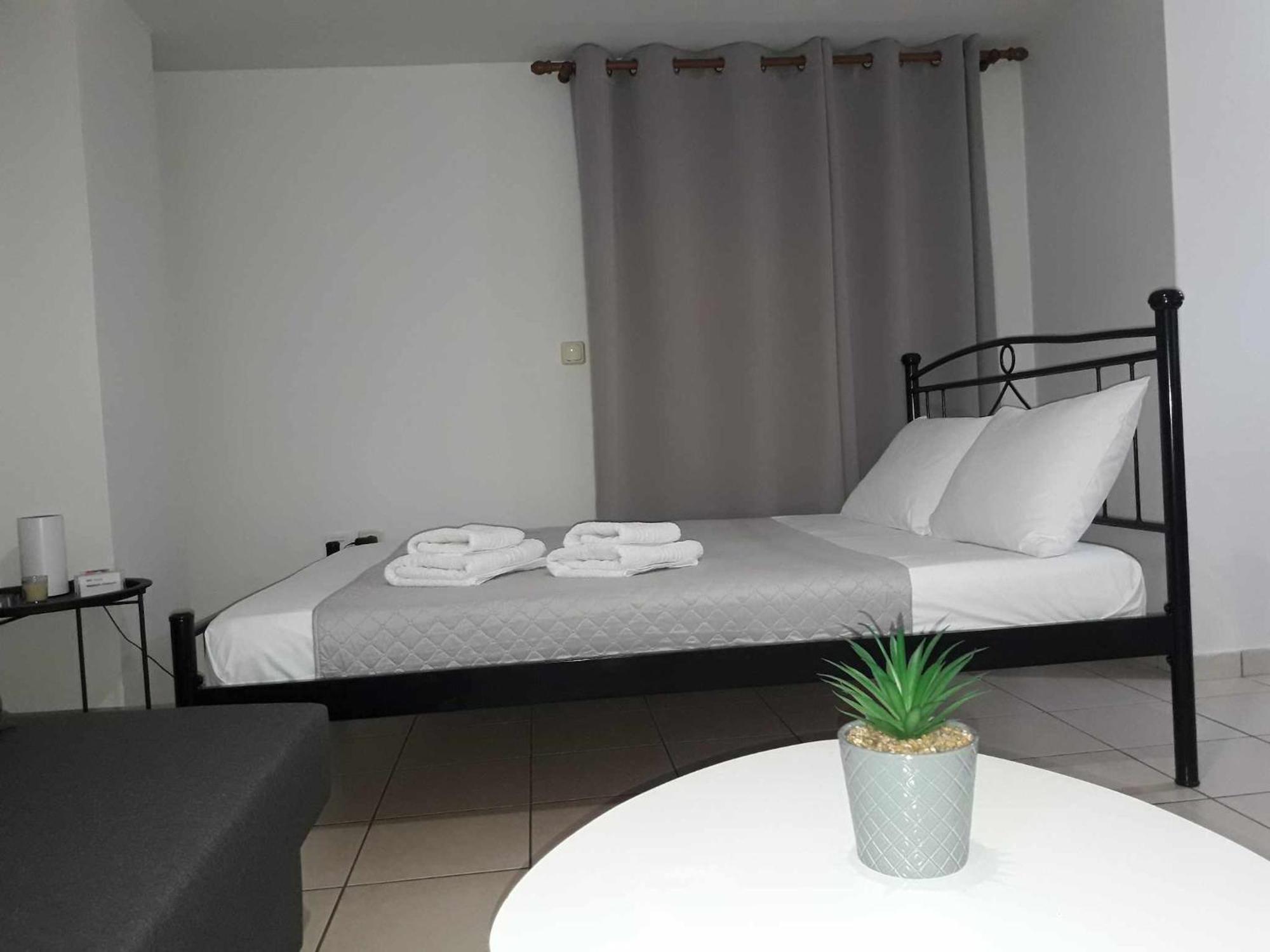 Ferienwohnung Simple, Calm And Center 2 Kalamata Exterior foto