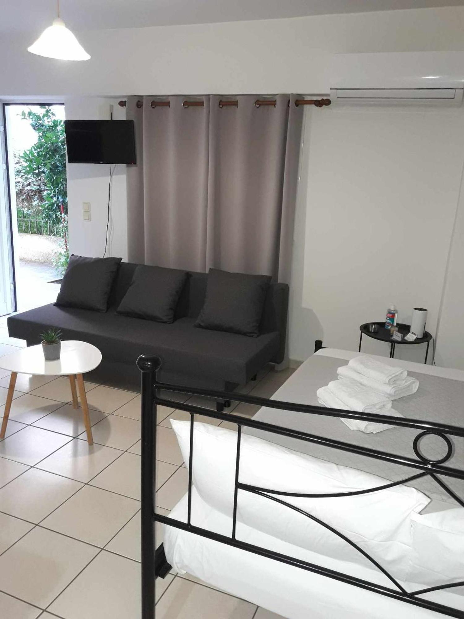 Ferienwohnung Simple, Calm And Center 2 Kalamata Exterior foto